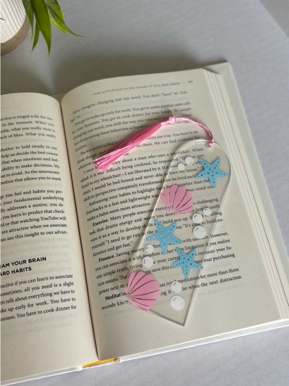 Handmade Acrylic Bookmark | Shell and Starfish Design | Tassel | Book Lovers